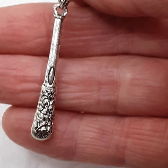 COPY - Negan's Barbed Wire Bat Lucille Walking Dead Zipper Pull Charm Zombies U… - Picture 3 of 5